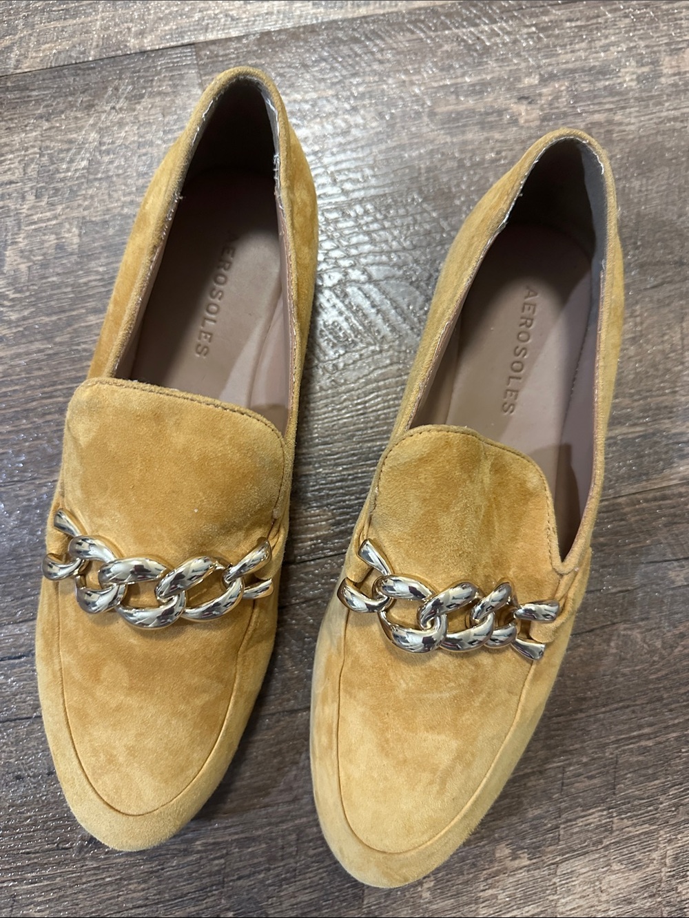 AEROSOLES Women’s Mustard Suede Chain-Trim Loafers-   Size 7